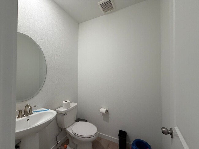 Building Photo - Modern Duplex Near Cherry Creek Trail with Quartz Kitchen, Loft & Low-Maintenance Living