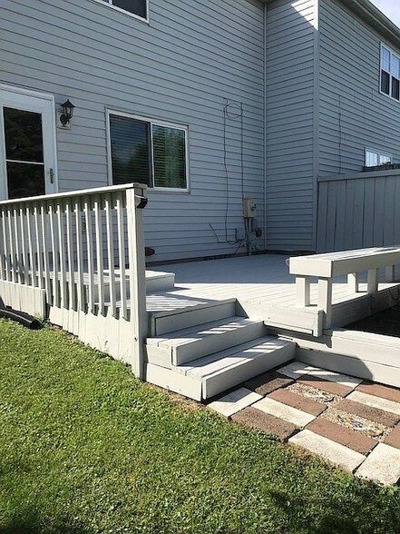 Backyard Deck - 6030 Sunwood Pl