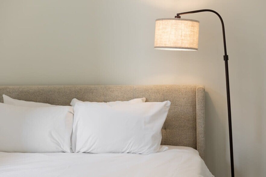 Building Photo - 150 S 6th St