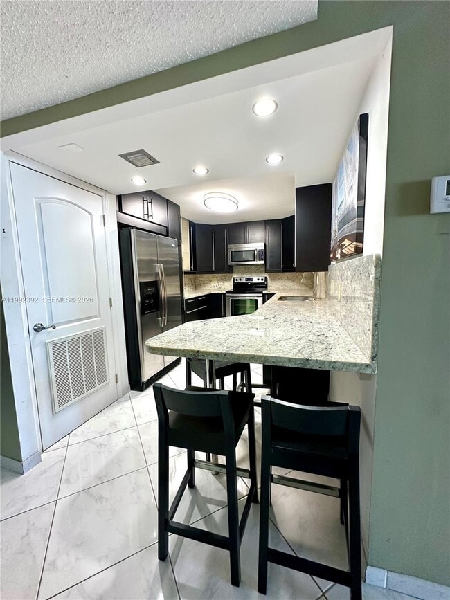 Building Photo - 1904 S Ocean Dr