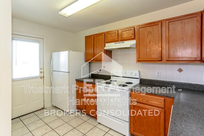 Building Photo - 707 S Amy Ln