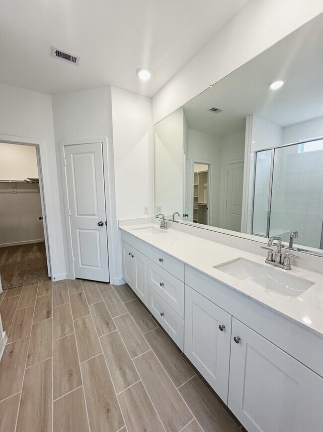 Building Photo - 26915 Nightingale Songs Dr