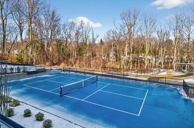 Building Photo - 76 Old Mill Bottom Rd N