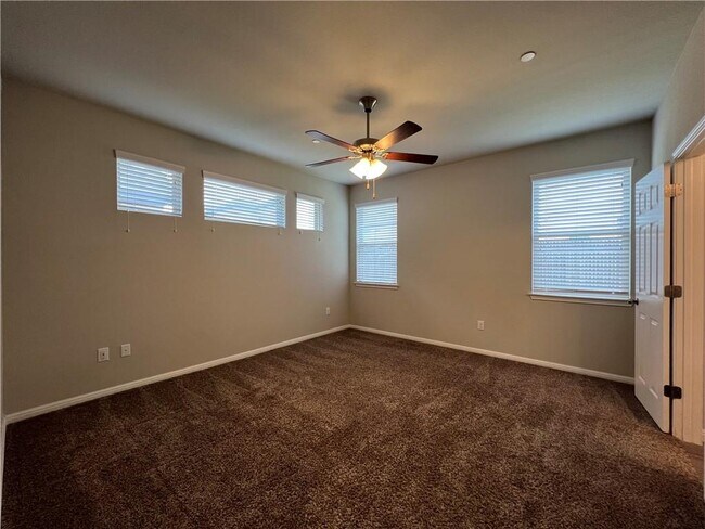 Building Photo - 3240 E Whitestone Blvd
