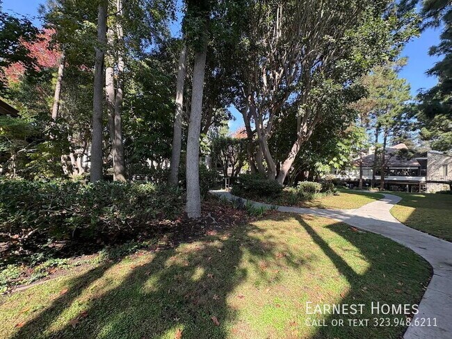 Building Photo - 7777 W 91st St