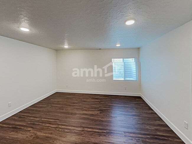 Building Photo - 6570 Old Forest Dr