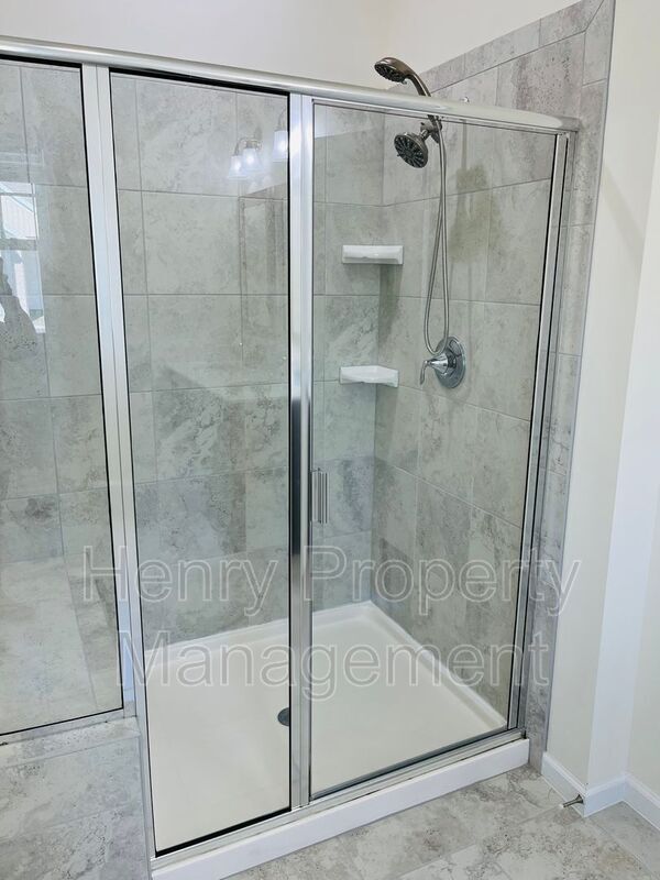 Building Photo - 1018 Brightskies St