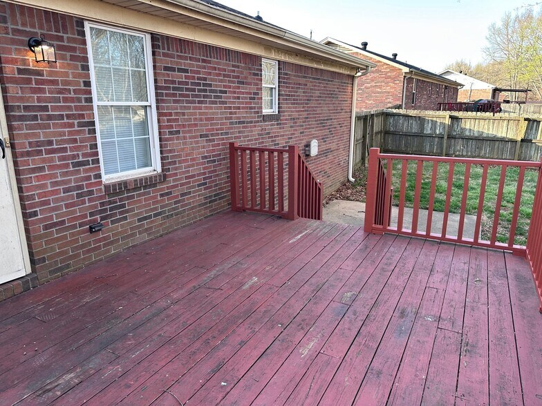 Building Photo - 69 Randi Dr