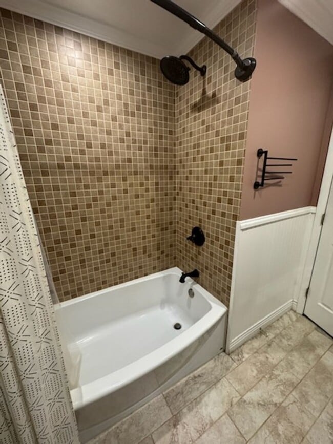 Building Photo - Sunny, Modern Mid-Century Cape 4 BR Spacio...
