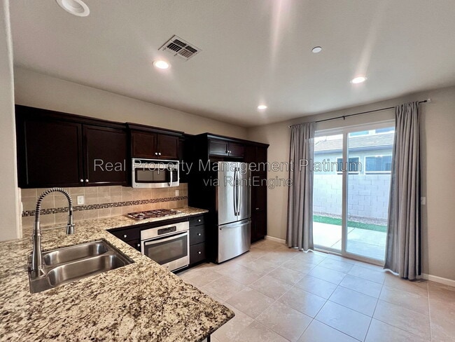 Building Photo - 1502 N Reunion Way