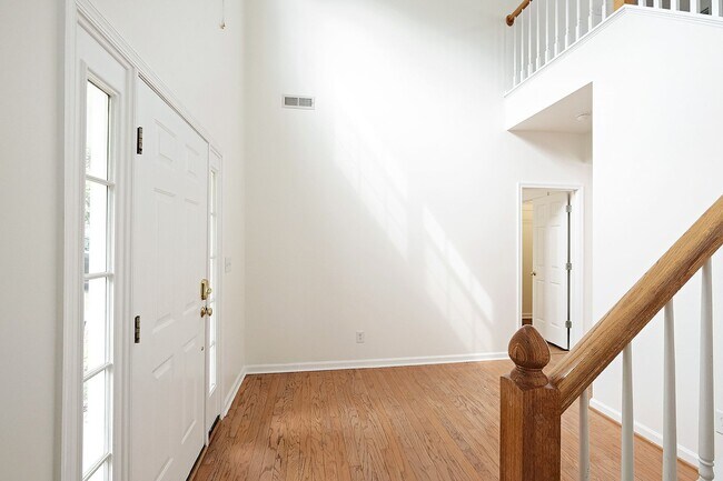 Building Photo - Pet-Friendly 4 Bedroom Home in Forest Lakes South