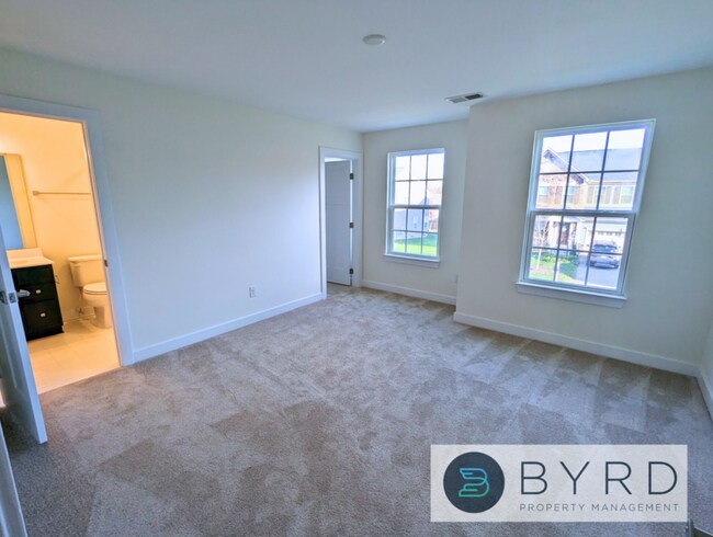 Building Photo - 15700 Cambria Cove Blvd