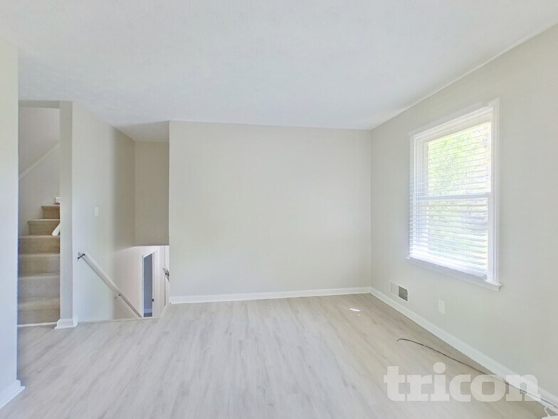 Building Photo - 105 Cook Ln