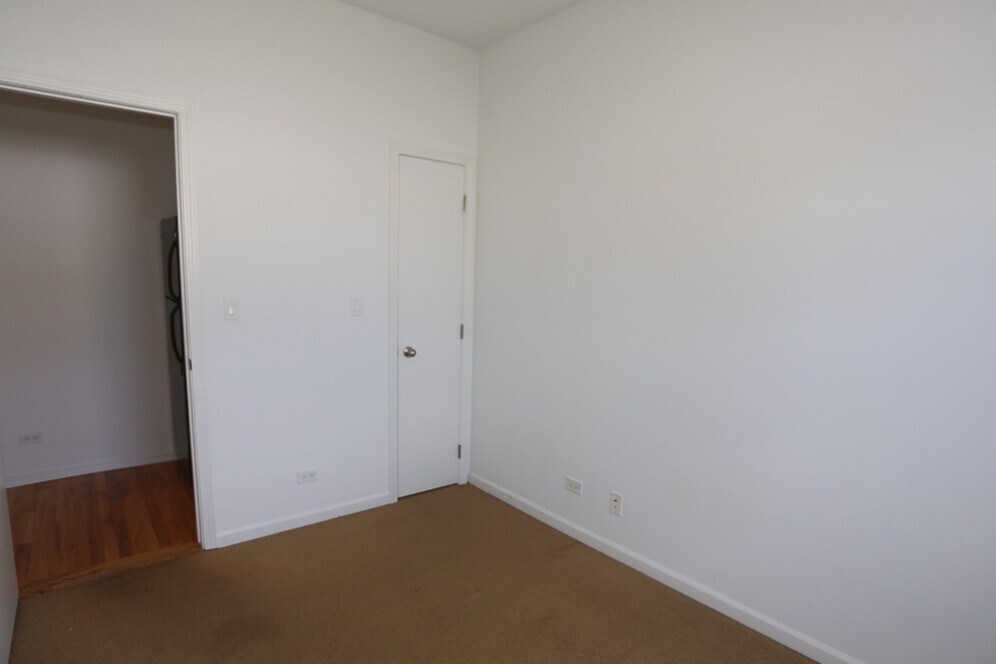 Building Photo - 5054 N Winthrop Ave