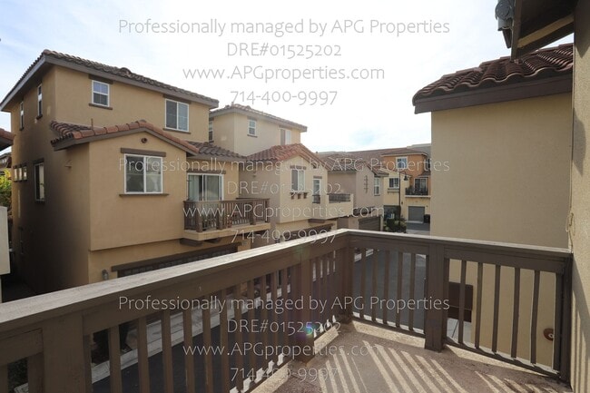 Building Photo - 8057 Sorrento Ln