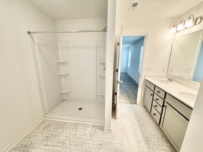 Building Photo - New 3 bedroom 2 1/2 bath home Minutes from I-85 and shopping