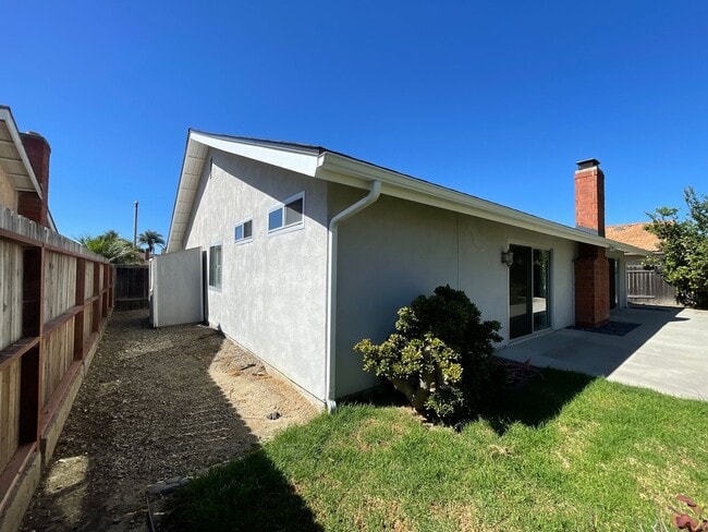 Building Photo - Recently Remodeled 4 Bedroom 2 Bath Single...