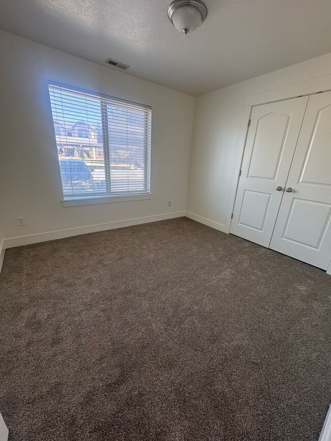 Building Photo - Amazing ground level condo for rent in Payson!