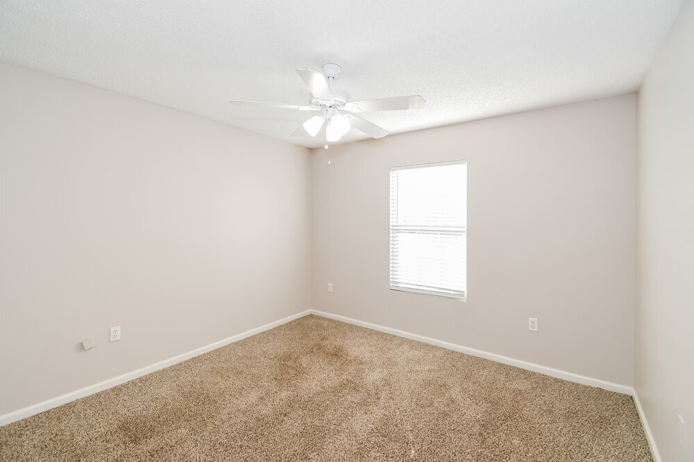 Building Photo - 2025 Hunters Trace Cir