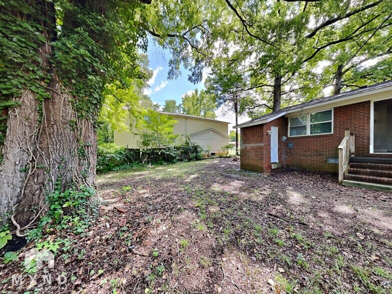 Building Photo - 2520 Danforth Ln