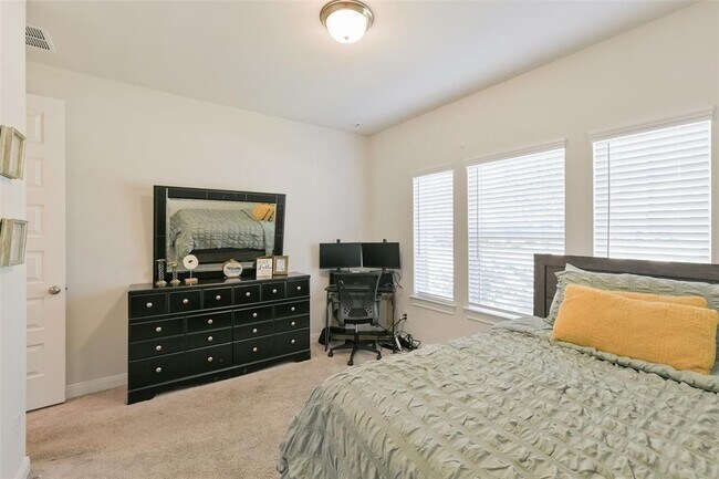Building Photo - 8902 Jasper Lake Dr