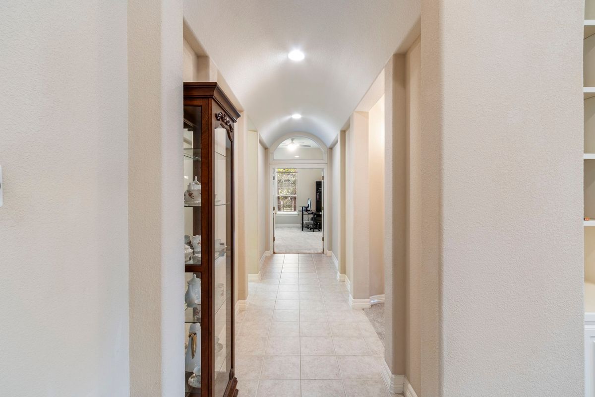 Building Photo - 15 Sarazen Loop N