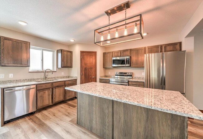 Building Photo - 419 Sierra Pl