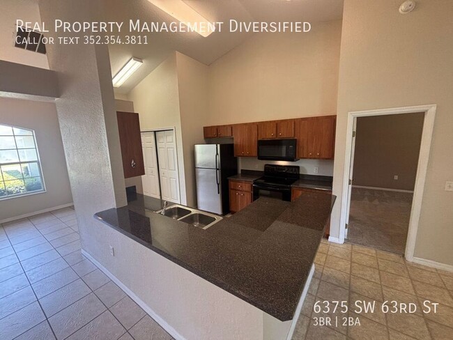 Building Photo - 6375 SW 63rd St