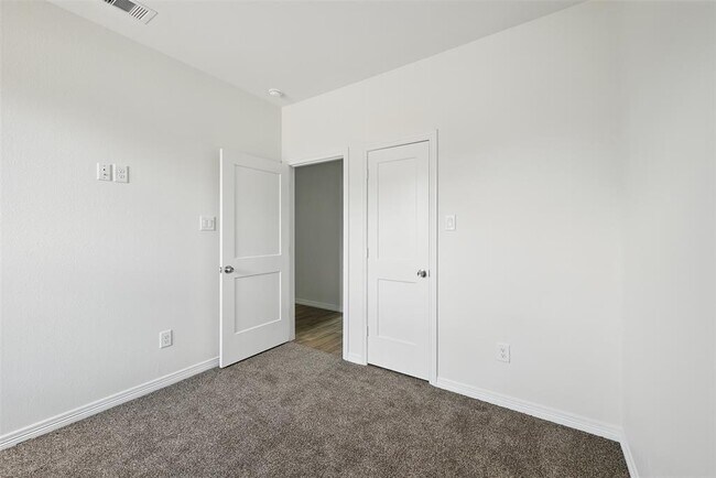Building Photo - 24644 Cavan St