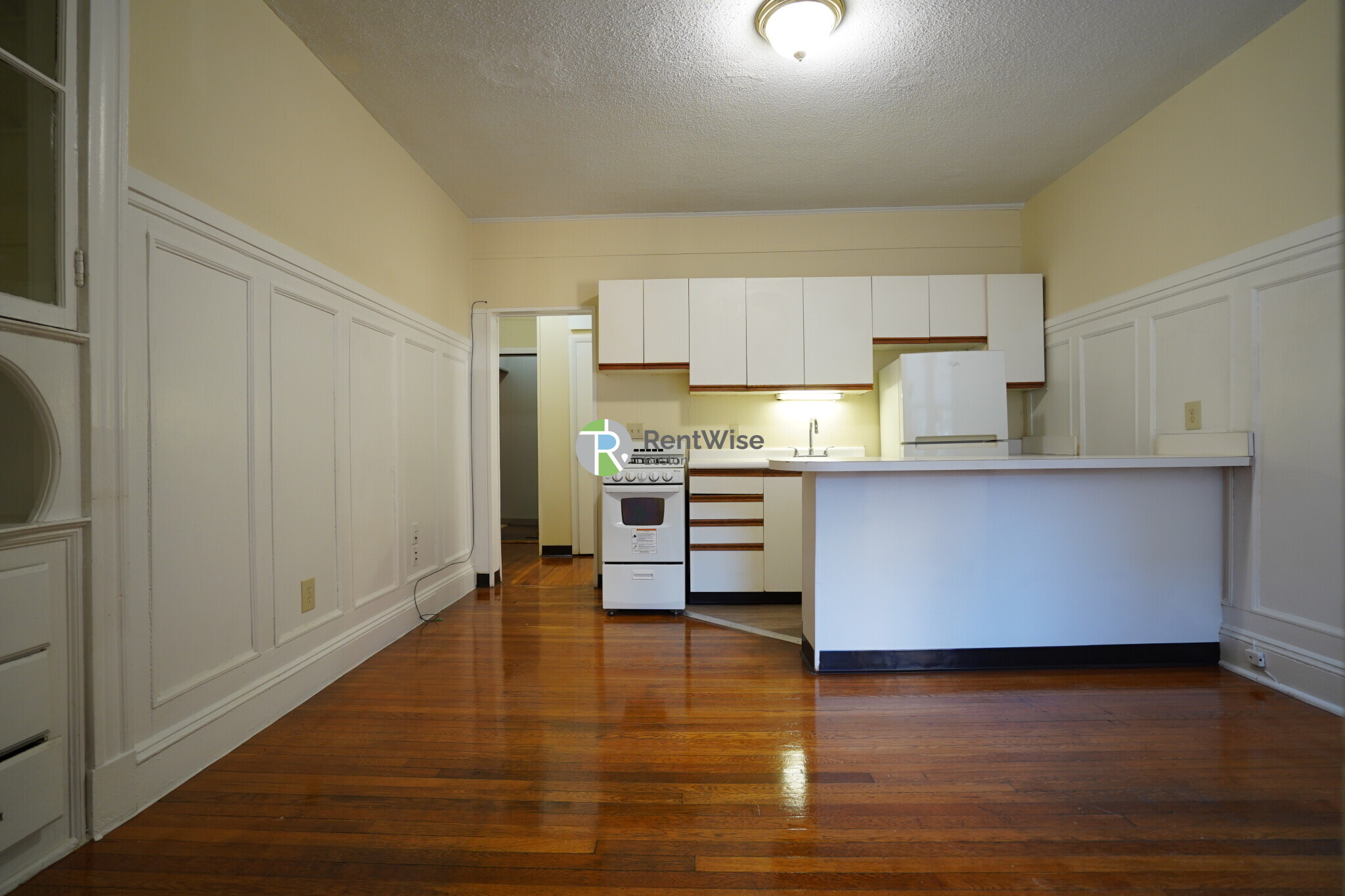 Building Photo - 1124 Commonwealth Ave