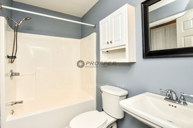 Building Photo - 1082 Hampton Rd