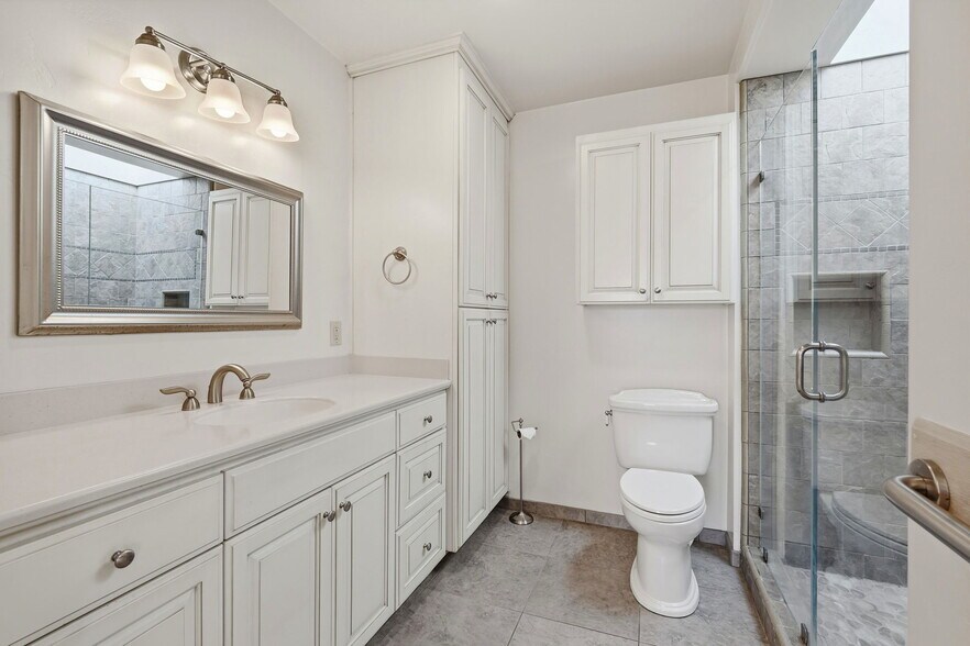 Building Photo - 603 Poplar Ave