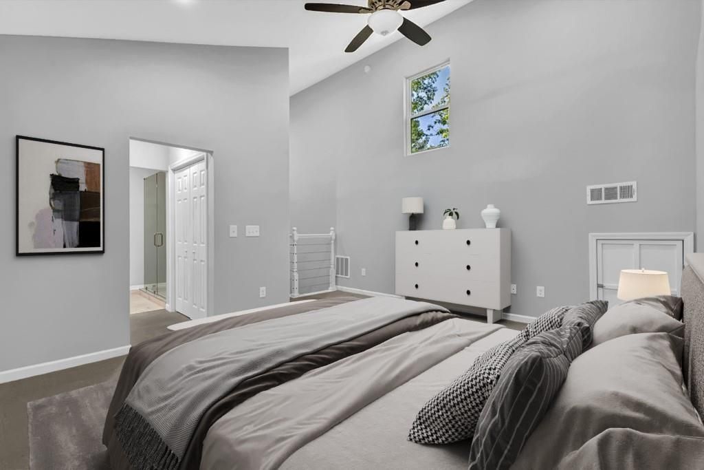 Building Photo - 1080 Westmont Rd SW