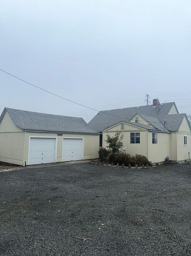 Building Photo - 29133 Milliron Rd