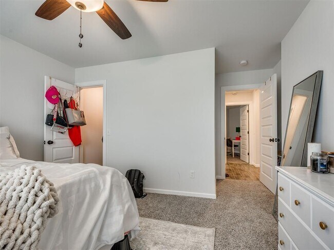 Building Photo - 2323 Arcady Ave