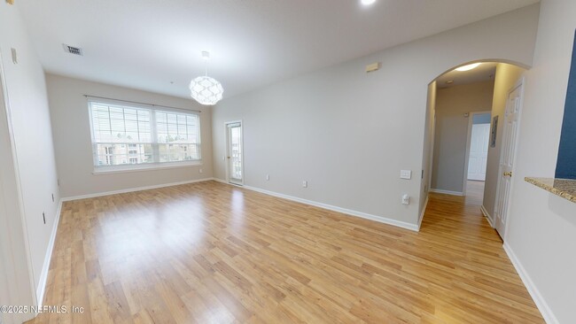 Building Photo - 7990 Baymeadows Cir E