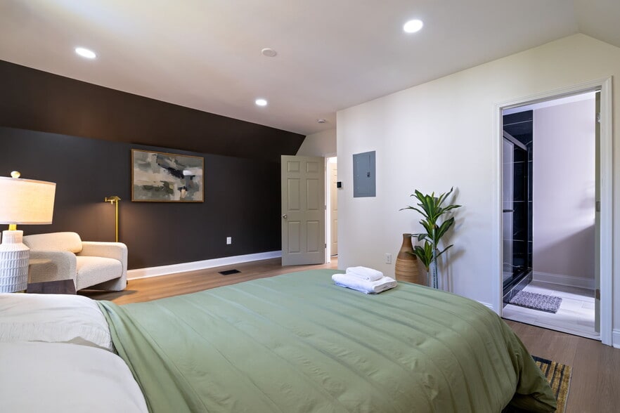 Bedroom - 845 Chislett St