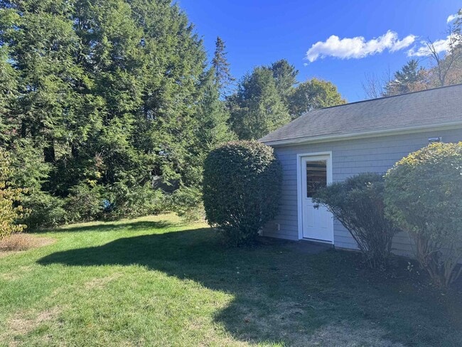 Building Photo - 3BR RANCH BRUNSWICK SEASONAL FURNISHED