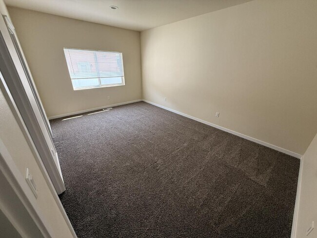 Building Photo - 9006 Nafizah Wy