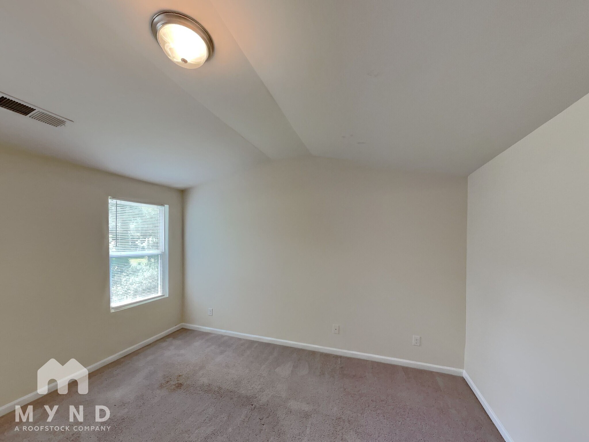 Building Photo - 2547 Piering Dr