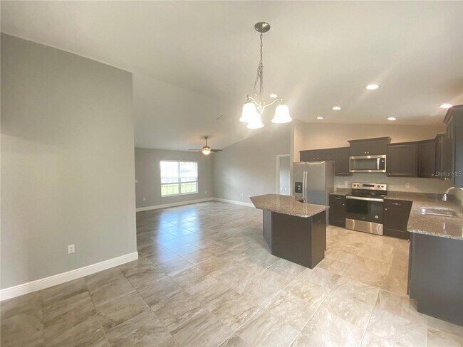 Building Photo - 3200 SW 129th Loop