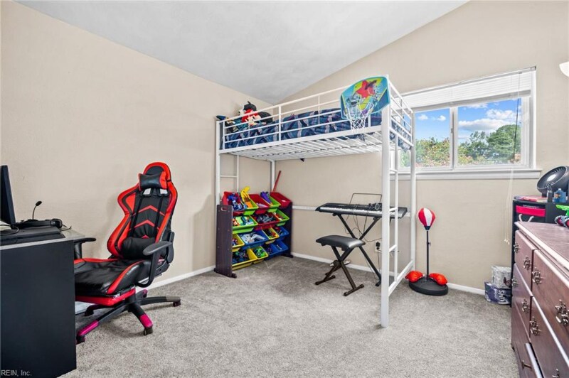Building Photo - 5509 Sandpiper Ln