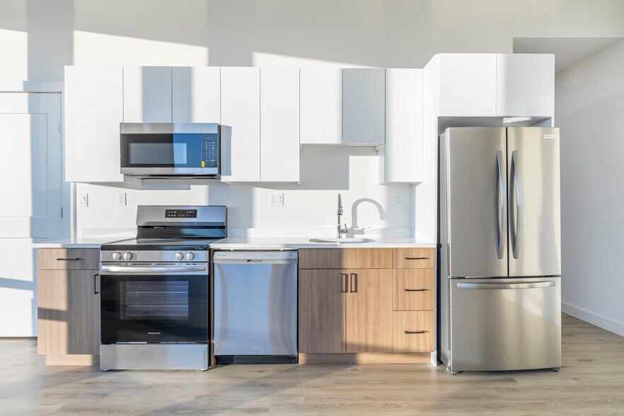 Building Photo - 319 Broadway