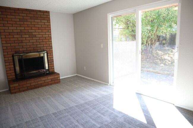 Building Photo - 4518 NE 142nd Ave
