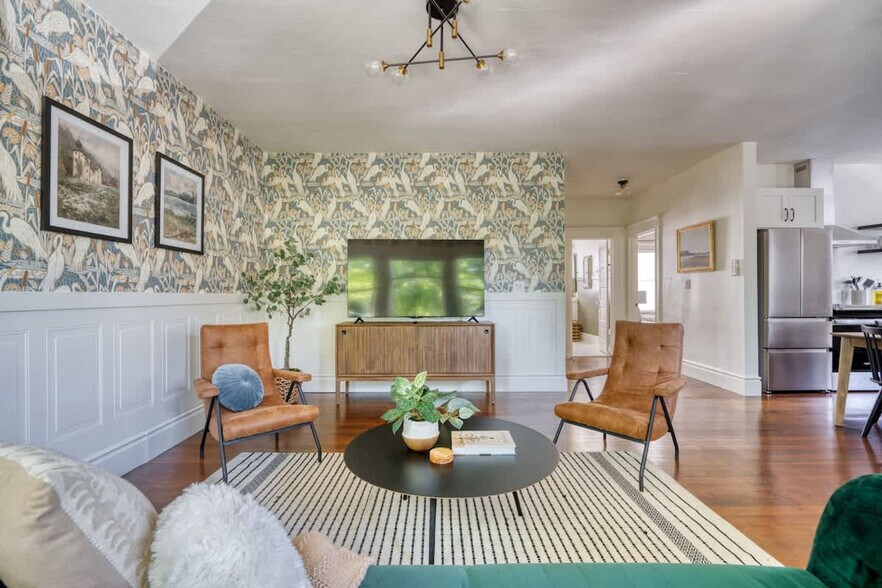 Building Photo - 1032 SE 12th Ave