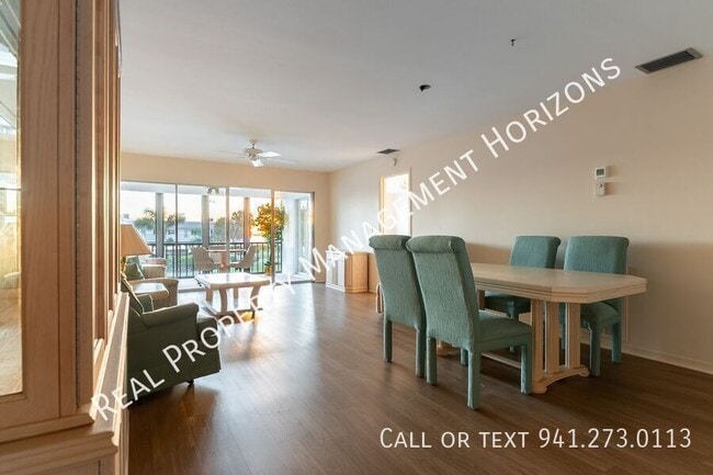 Building Photo - 4813 Independence Dr