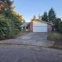 Building Photo - Wonderful Renovated 3Bed 2Bath Home in Van...