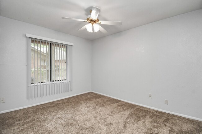 Building Photo - 707 S Franklin Ave