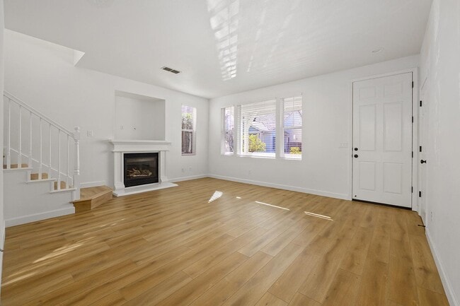 Building Photo - 2023 Northfield Dr