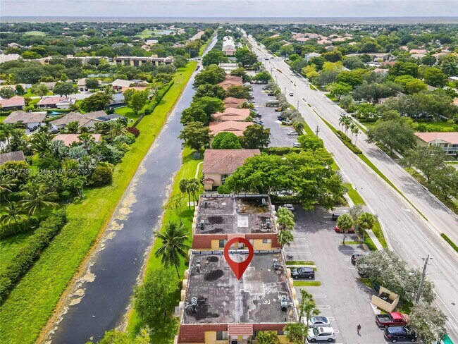 Building Photo - 11398 Royal Palm Blvd